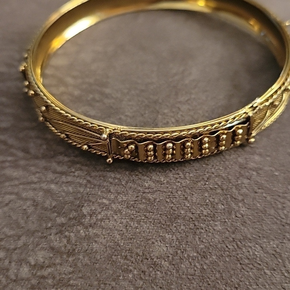VTG Goldtone Milgrain Art Deco Bangle Gothic Great Gatsby Bracelet - Picture 5 of 5